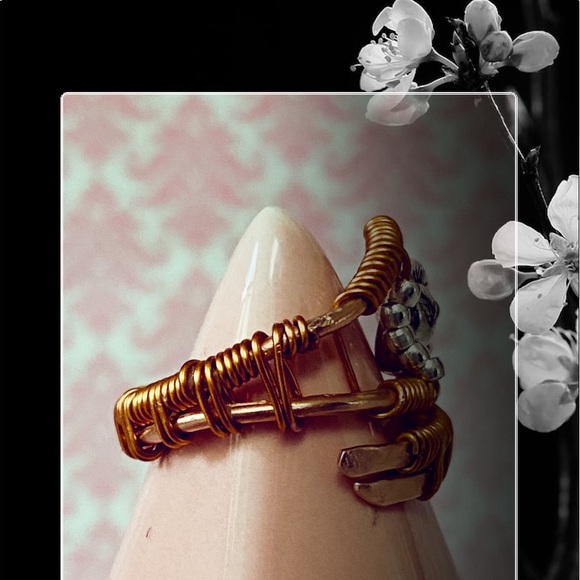 Handmade Wire weaved ring - Picture 2 of 8